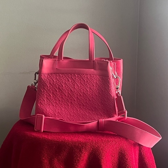 Cole Haan Bucket Bag (gently loved ❤️🩹) - Picture 5 of 8